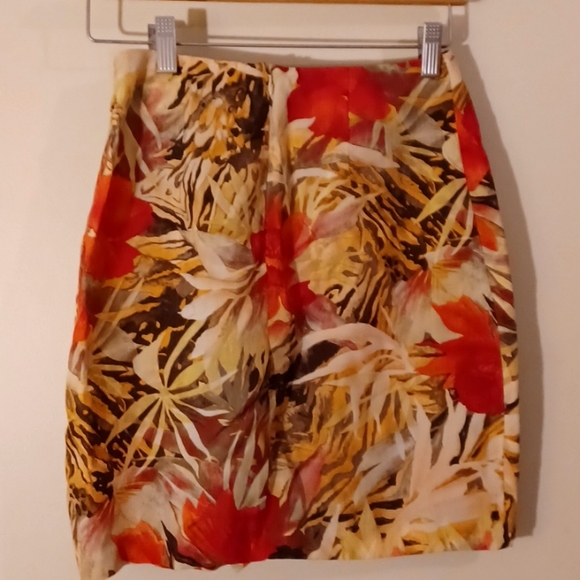 Cache' red coral,hibiscus flower,silk wrap,zipper skirt! 24IN.Waist! - Picture 4 of 5